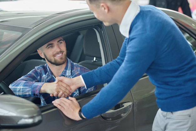 Sell Your Car for Cash in Orlando Fast, Easy, and Hassle-Free